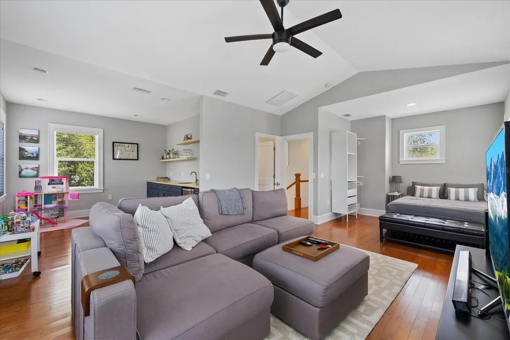 3410 W Santiago Street Tampa FL 33629