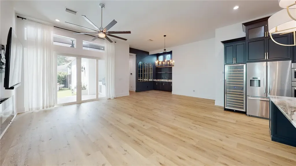1068 19th Avenue N St Petersburg FL 33704