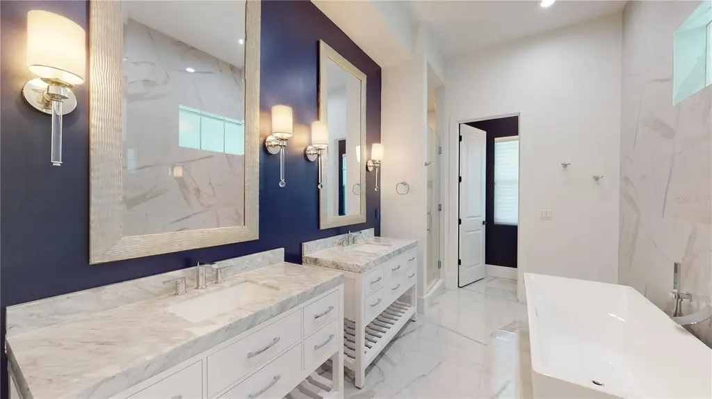1068 19th Avenue N St Petersburg FL 33704