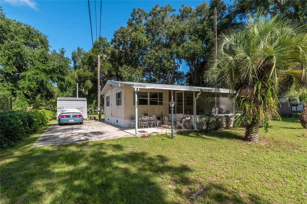 5888 SE 164th Avenue Ocklawaha FL 32179