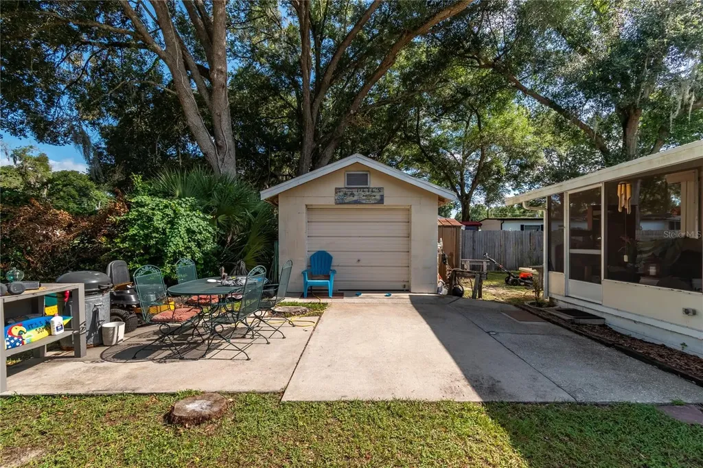 5888 SE 164th Avenue Ocklawaha FL 32179