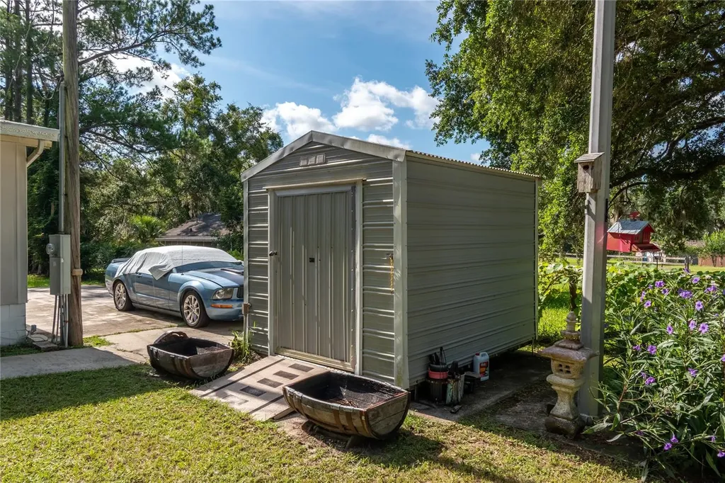 5888 SE 164th Avenue Ocklawaha FL 32179