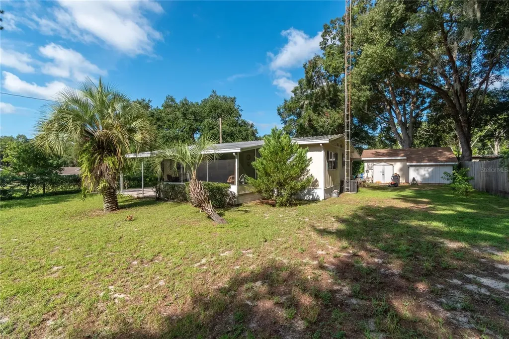 5888 SE 164th Avenue Ocklawaha FL 32179
