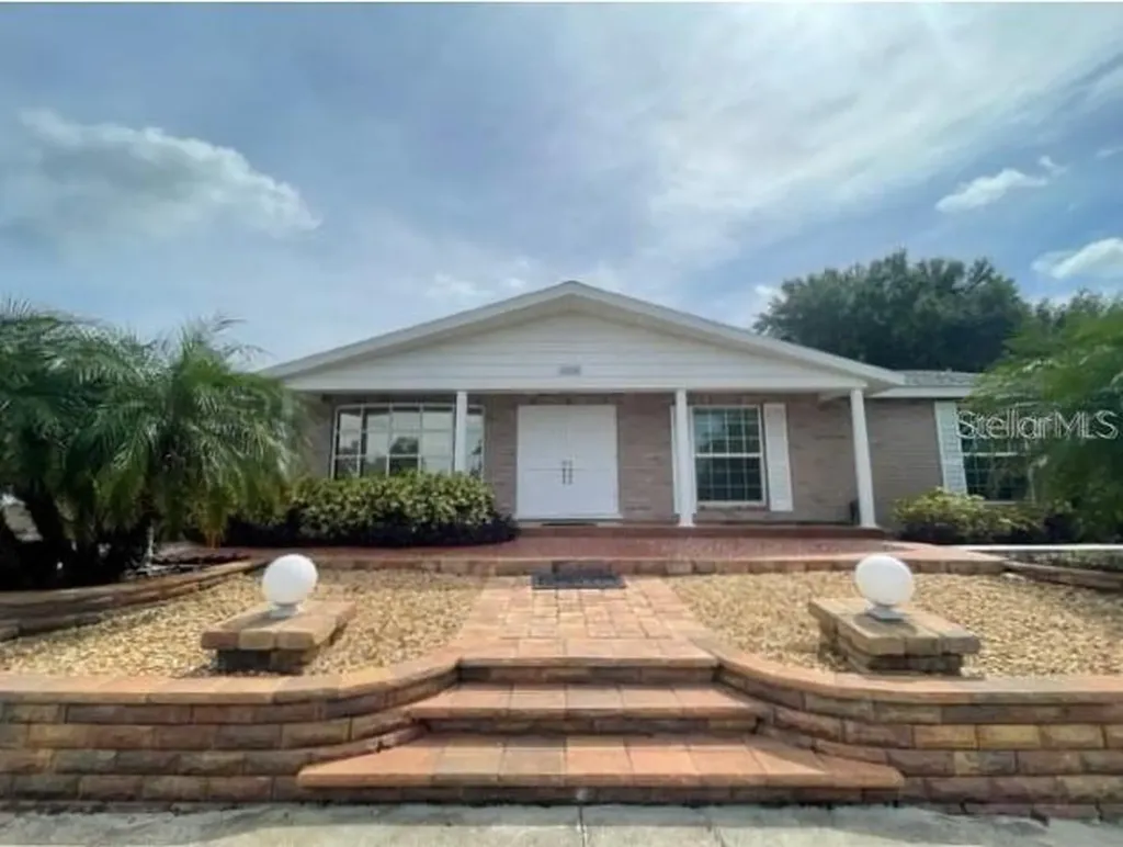 1326 Lake Ariana Boulevard Auburndale FL 33823