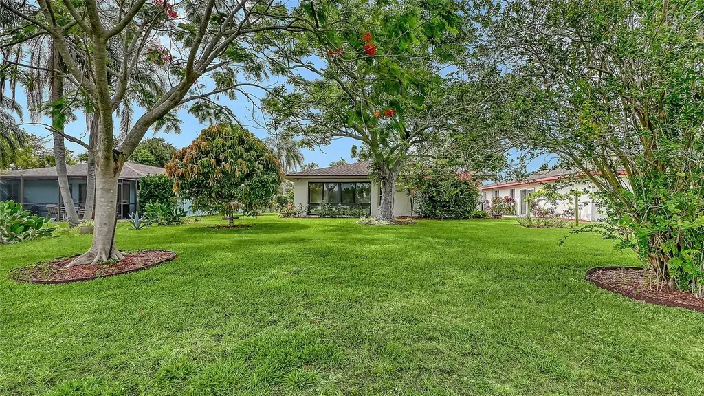 4777 Ringwood Meadow Sarasota FL 34235