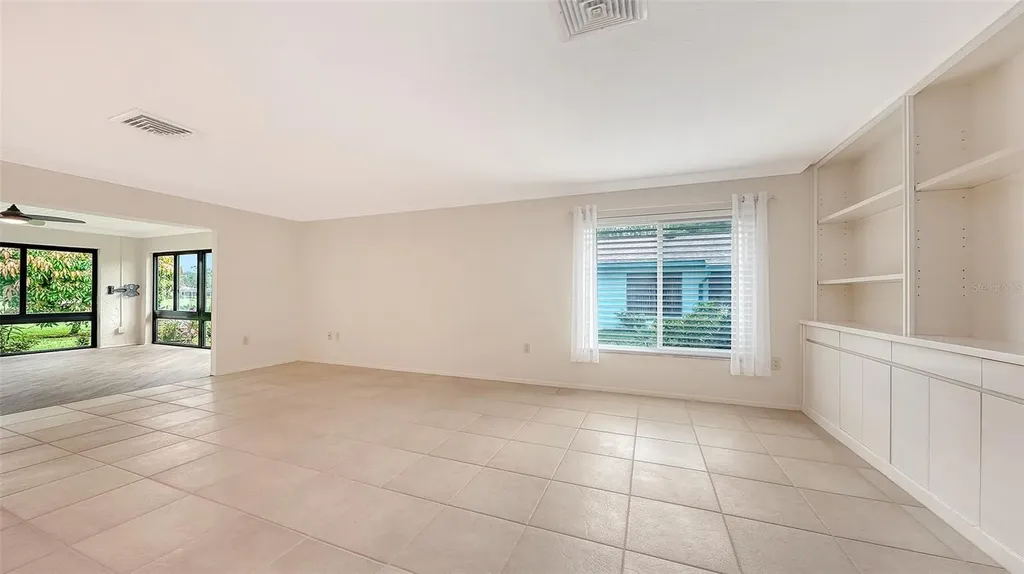 4777 Ringwood Meadow Sarasota FL 34235