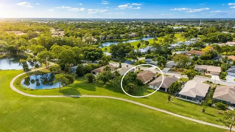 4777 Ringwood Meadow Sarasota FL 34235