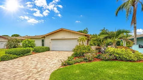 4777 Ringwood Meadow Sarasota FL 34235