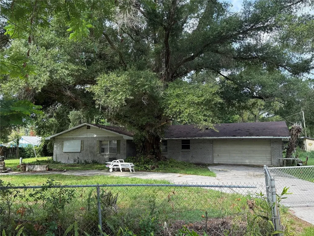 2420 Nelson Street Auburndale FL 33823