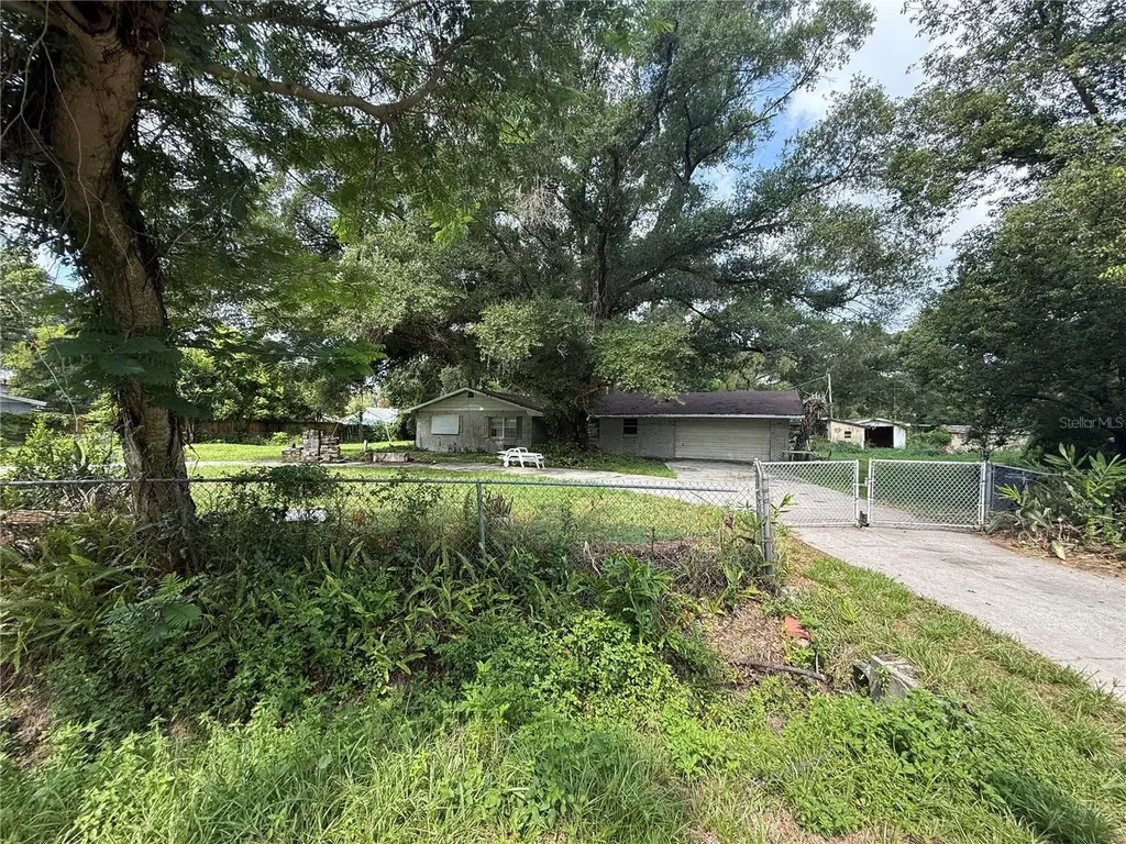 2420 Nelson Street Auburndale FL 33823