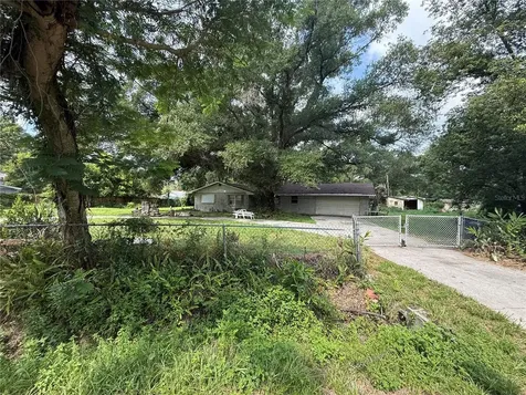 2420 Nelson Street Auburndale FL 33823