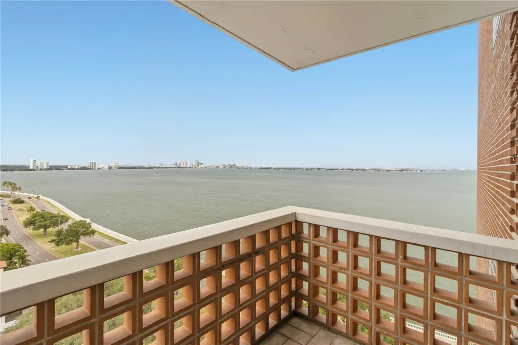4015 Bayshore Boulevard Tampa FL 33611