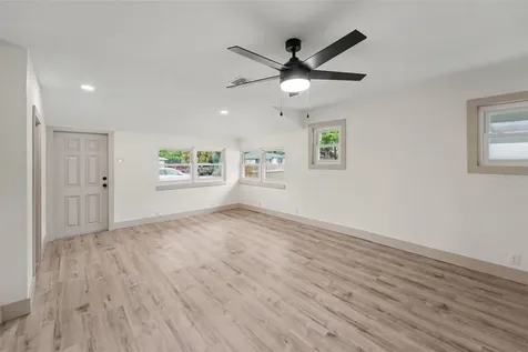 2850 59th Avenue N St Petersburg FL 33714