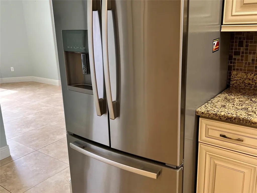 3715 72nd Ave E Sarasota FL 34243
