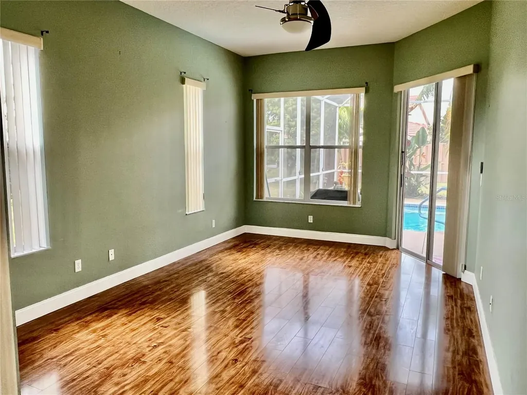 3715 72nd Ave E Sarasota FL 34243