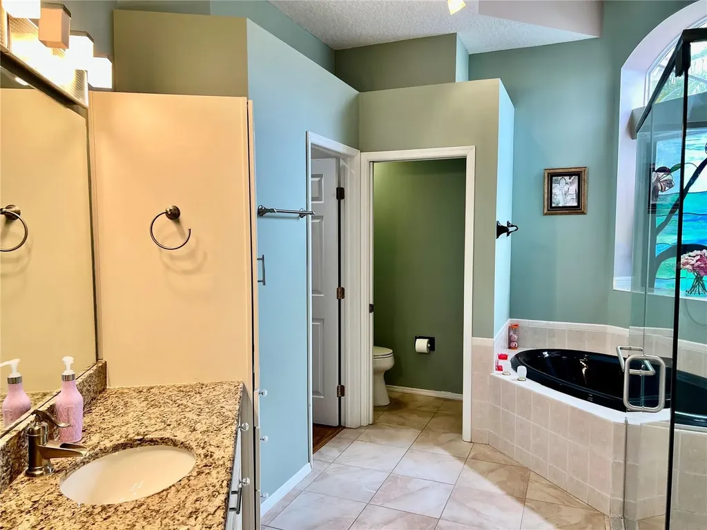 3715 72nd Ave E Sarasota FL 34243