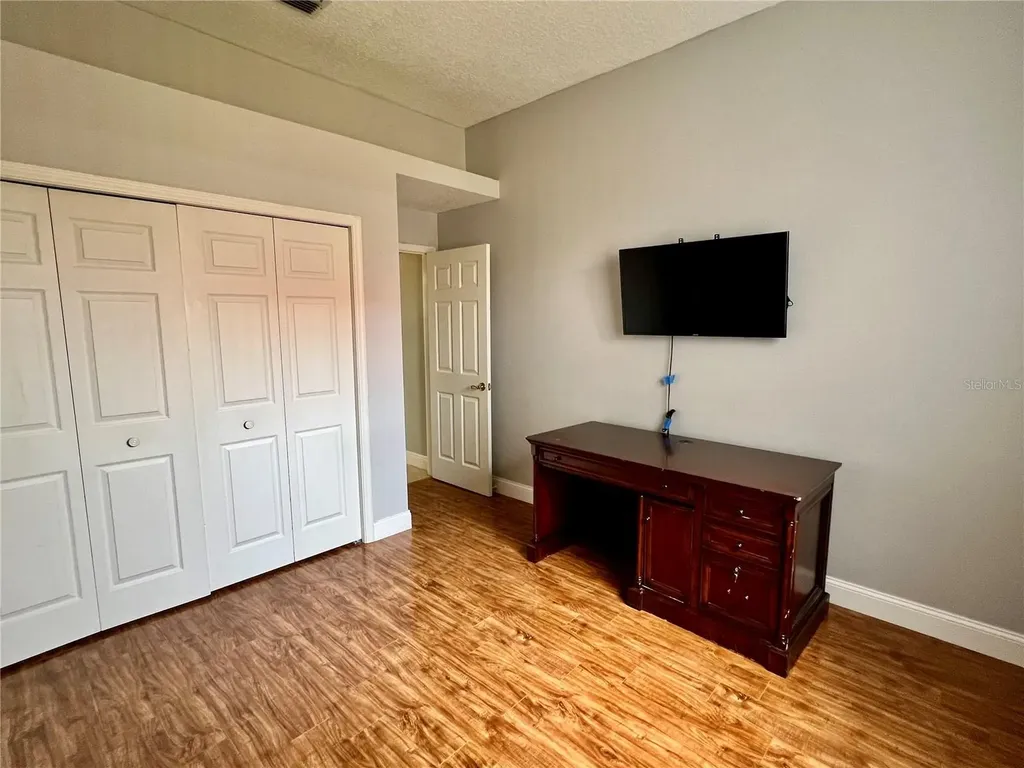 3715 72nd Ave E Sarasota FL 34243