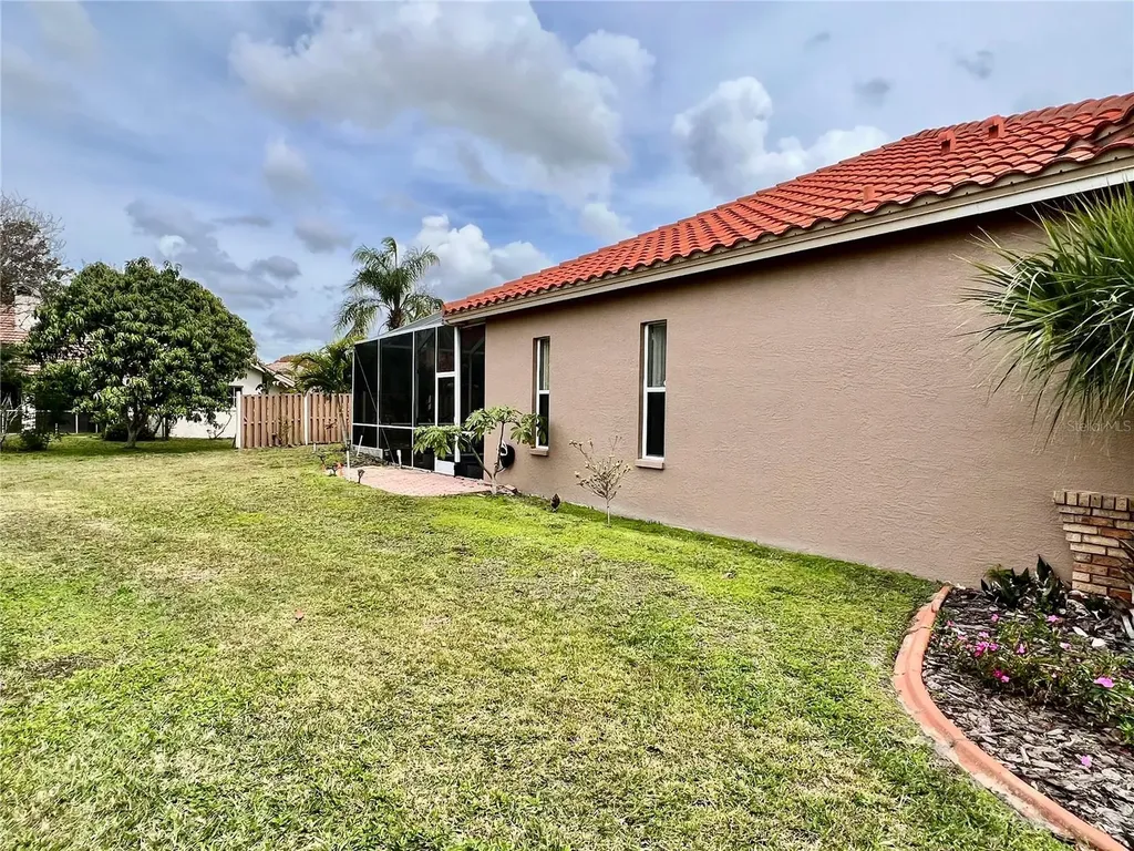 3715 72nd Ave E Sarasota FL 34243