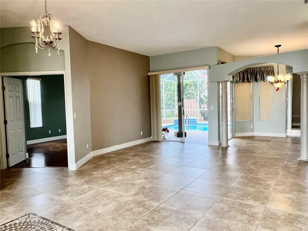 3715 72nd Ave E Sarasota FL 34243