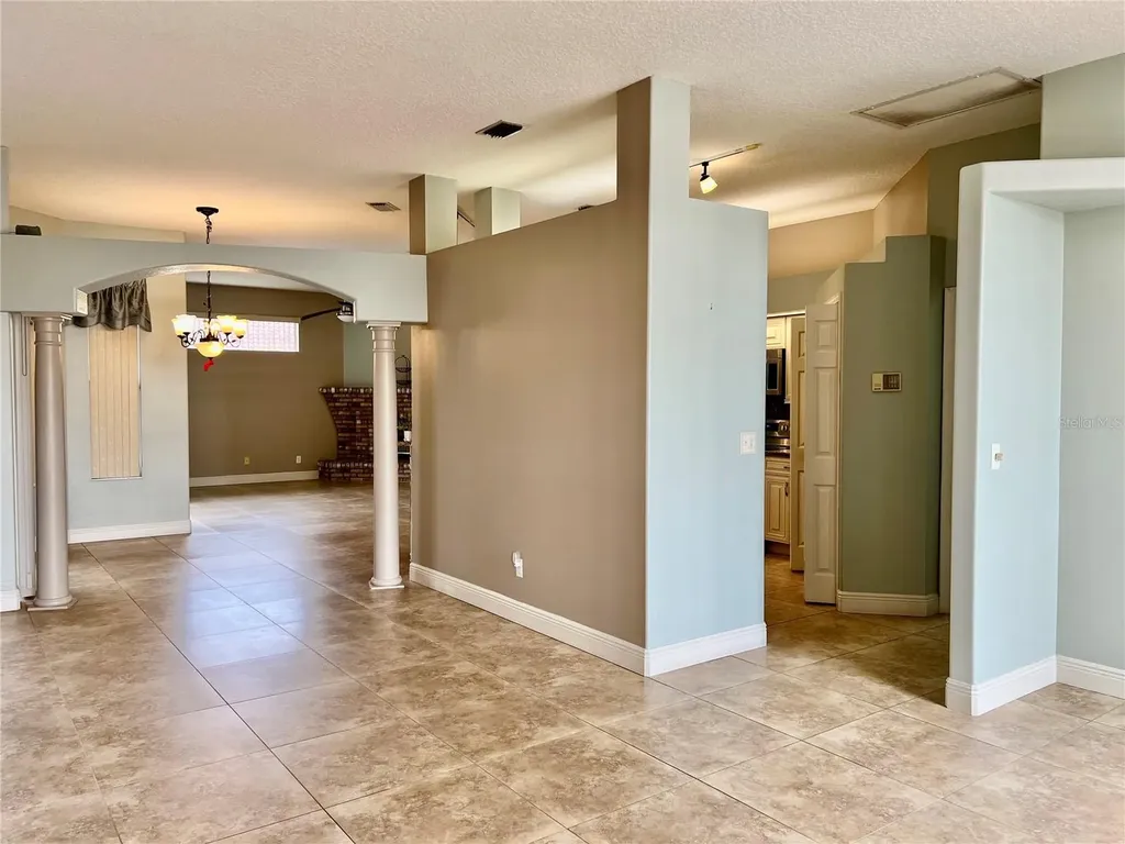 3715 72nd Ave E Sarasota FL 34243