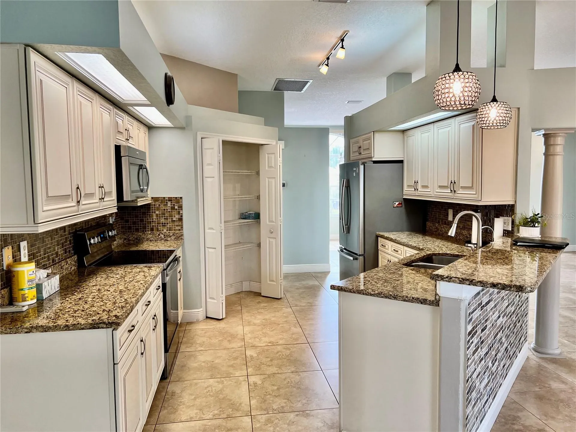 3715 72nd Ave E Sarasota FL 34243