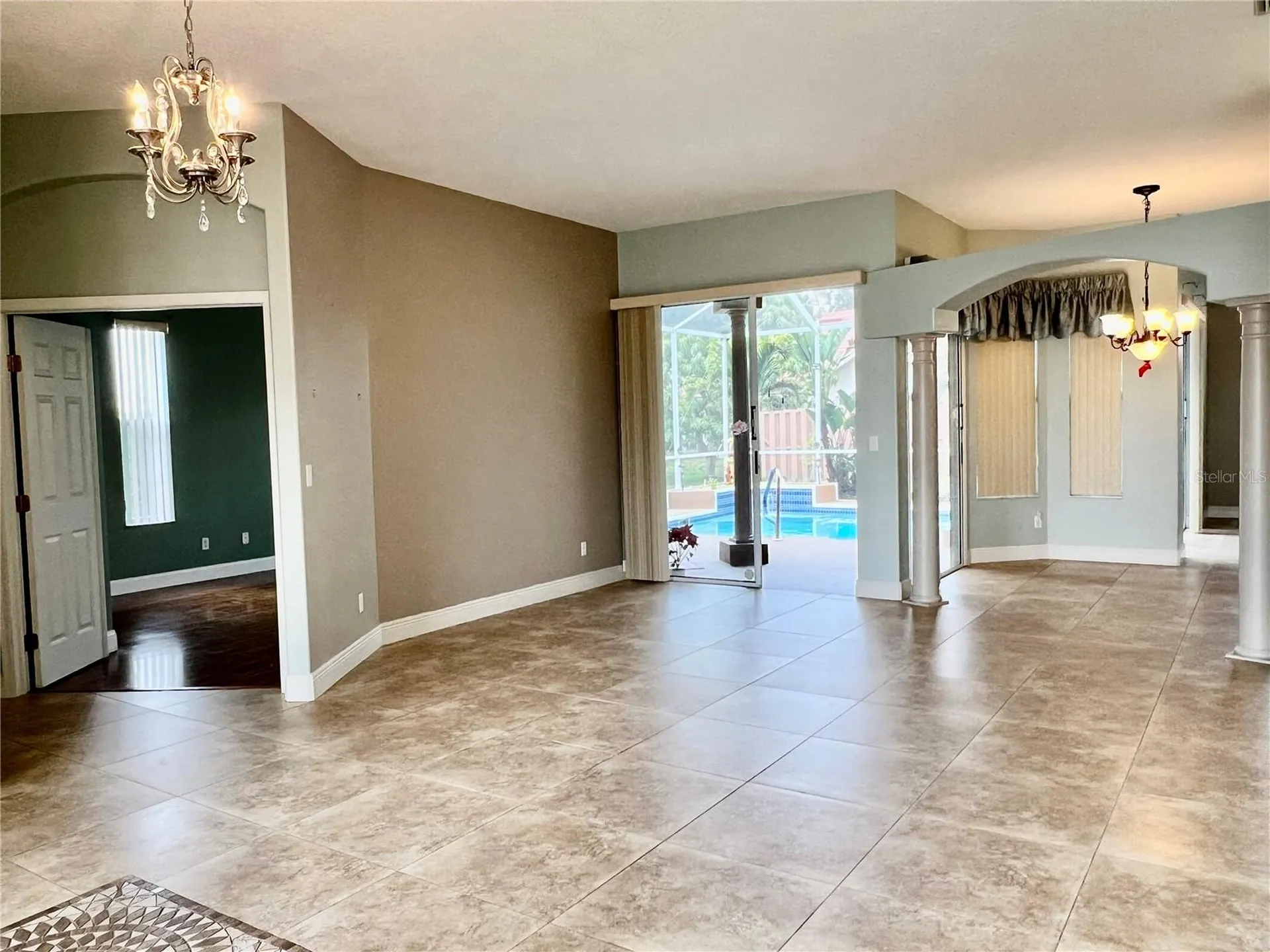 3715 72nd Ave E Sarasota FL 34243