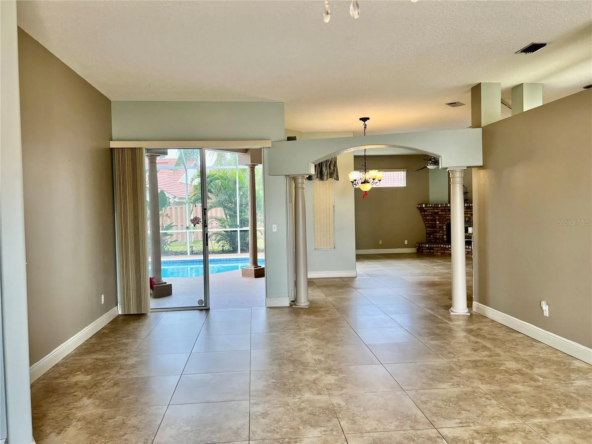 3715 72nd Ave E Sarasota FL 34243