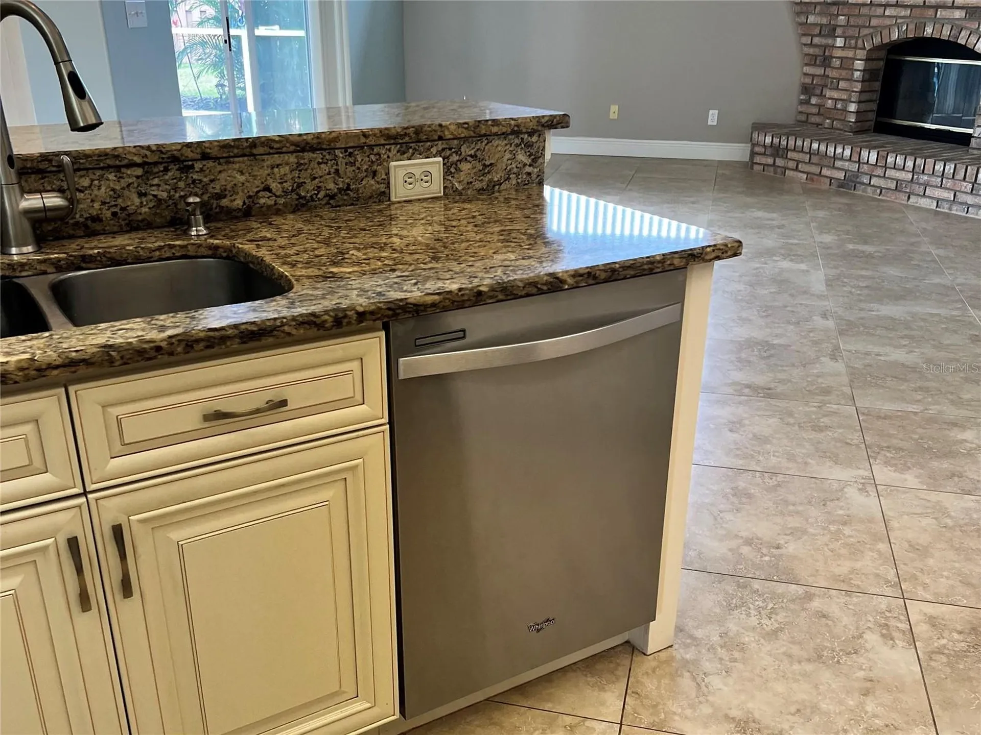 3715 72nd Ave E Sarasota FL 34243