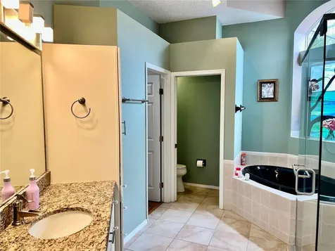 3715 72nd Ave E Sarasota FL 34243