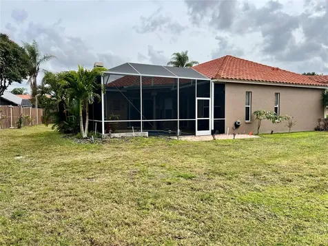 3715 72nd Ave E Sarasota FL 34243
