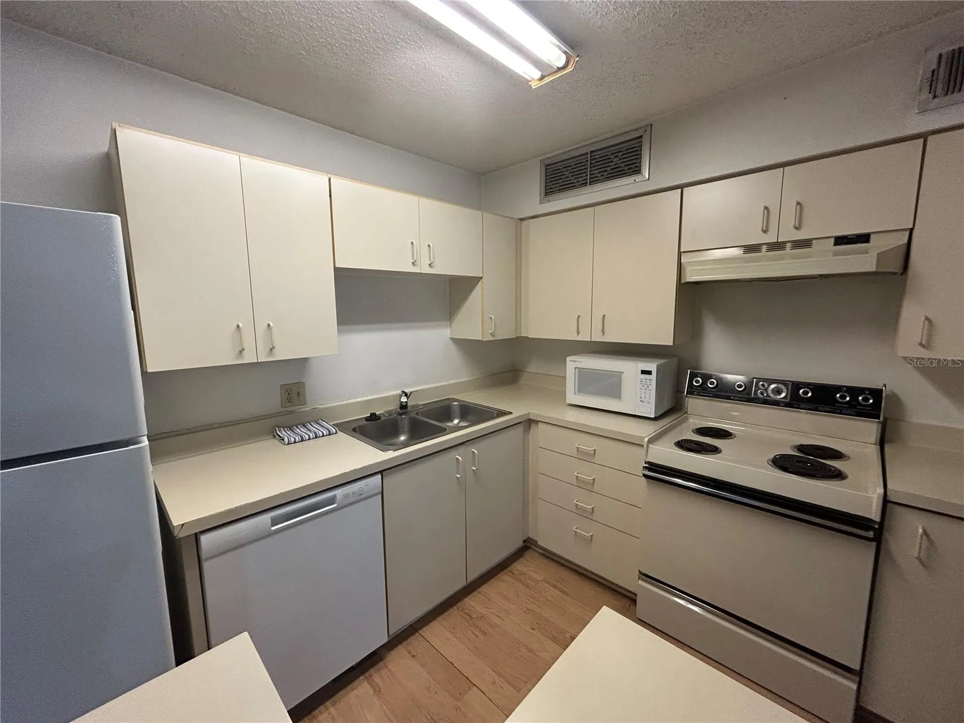 380 Lakepointe Drive Altamonte Springs FL 32701