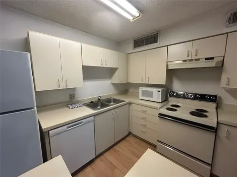 380 Lakepointe Drive Altamonte Springs FL 32701