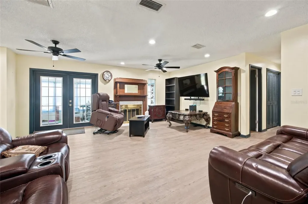 2009 NE 49th Street Ocala FL 34479