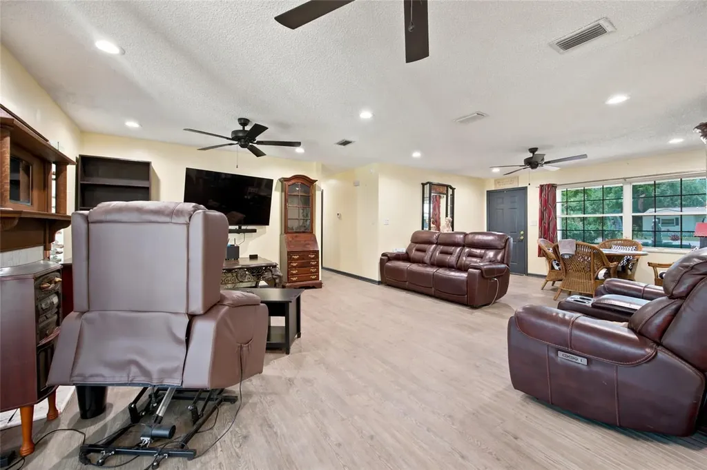 2009 NE 49th Street Ocala FL 34479