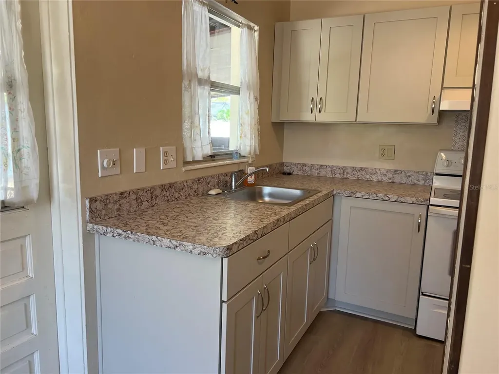 321 Alba Street E Venice FL 34285