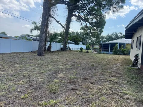 321 Alba Street E Venice FL 34285