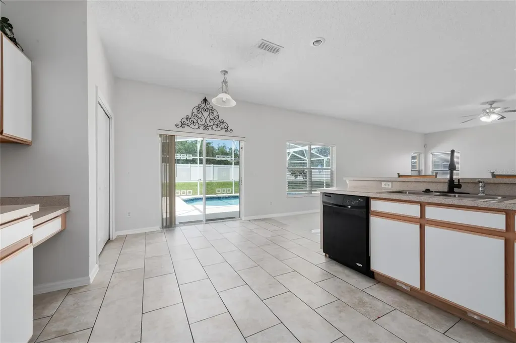 746 Lockbreeze Drive Davenport FL 33897