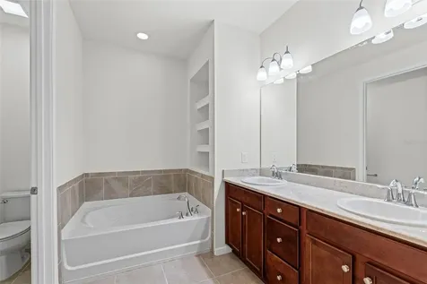 5248 Blossom Cove Bradenton FL 34211