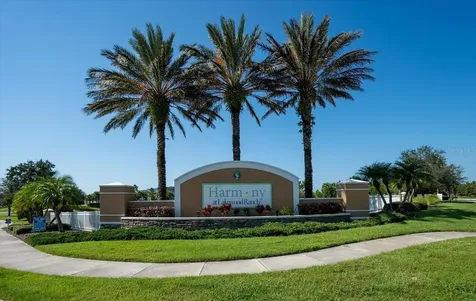 5248 Blossom Cove Bradenton FL 34211