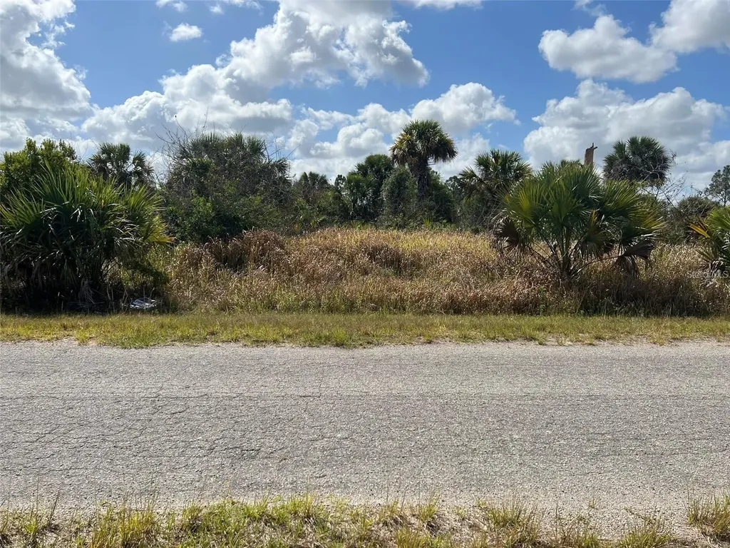 Fiveleaf Road North Port FL 34288