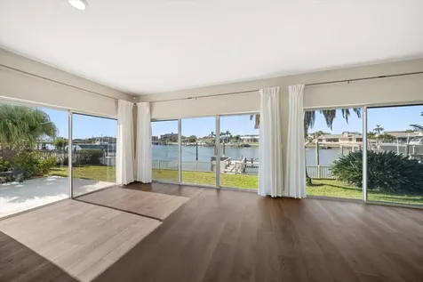 878 Harbor Island Clearwater Beach FL 33767