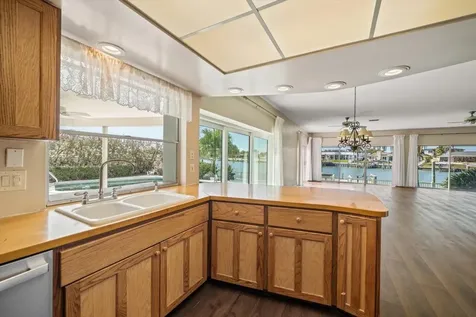 878 Harbor Island Clearwater Beach FL 33767
