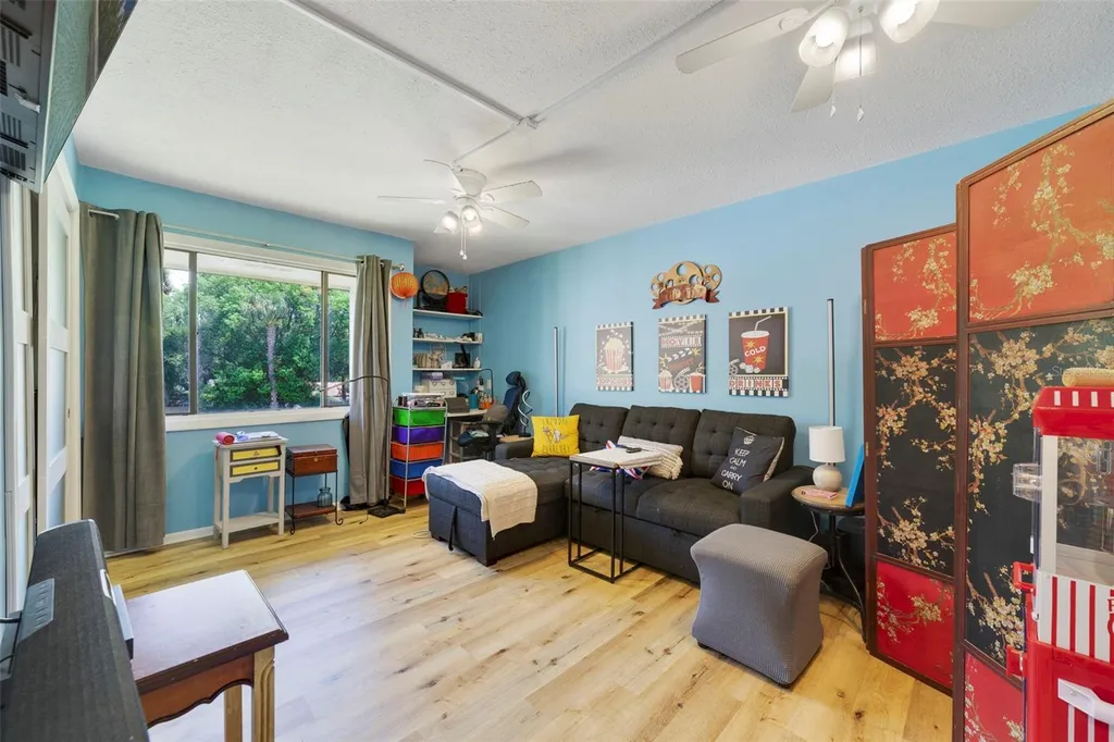 1051 S Highland Street Mount Dora FL 32757