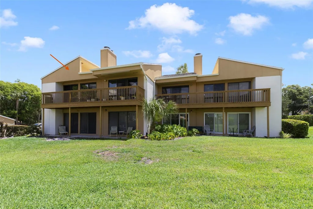 1051 S Highland Street Mount Dora FL 32757