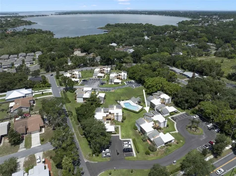 1051 S Highland Street Mount Dora FL 32757