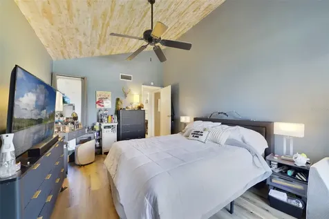 1051 S Highland Street Mount Dora FL 32757