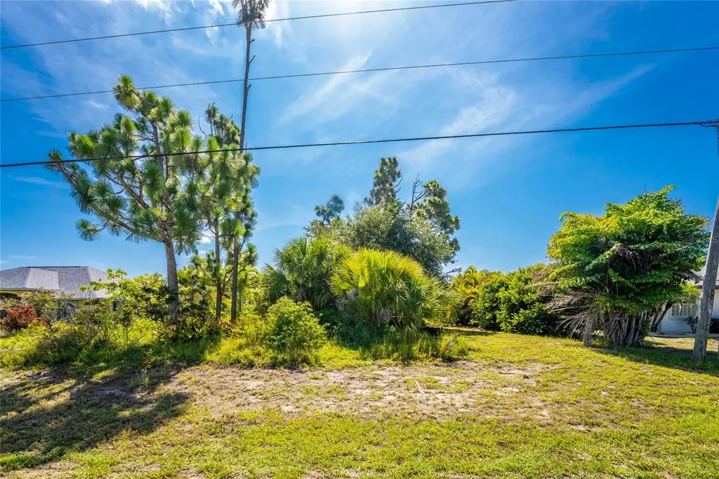 225 Fairway Road Rotonda West FL 33947