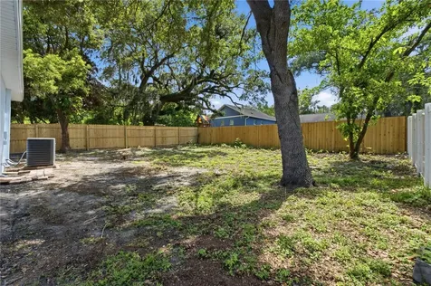 6812 Lyman Avenue Tampa FL 33610