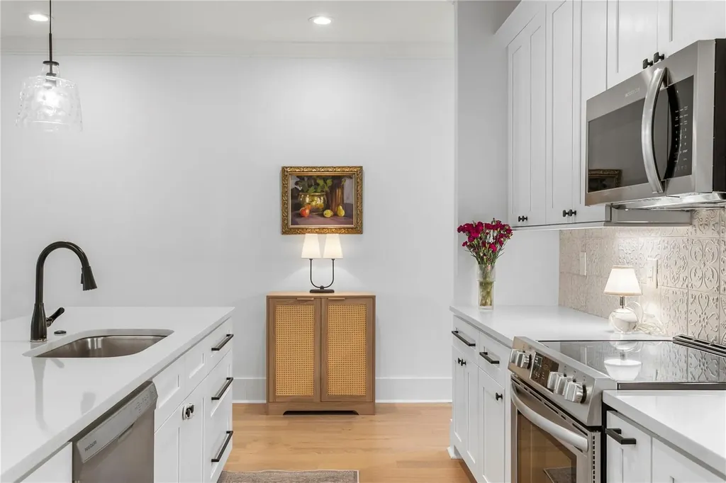 213 W Elm Street Tampa FL 33604