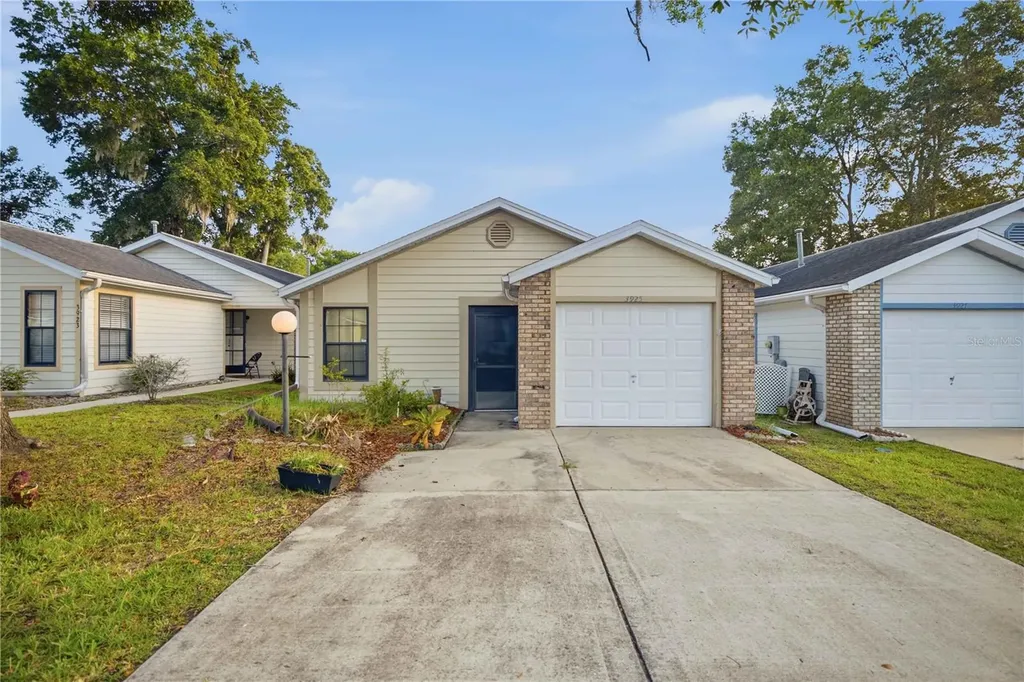 3925 NE 22nd Street Ocala FL 34470